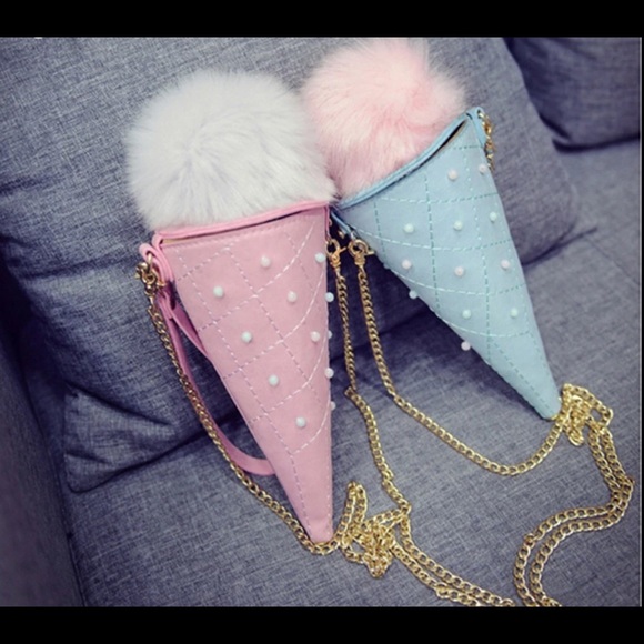 🍦 Ice Cream Cone Clutch Fur Ball Blue🍦 - Picture 4 of 7